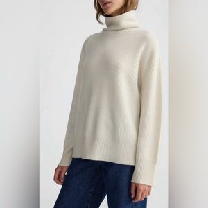 The Curated 100% Cashmere Turtleneck in EcoWhite